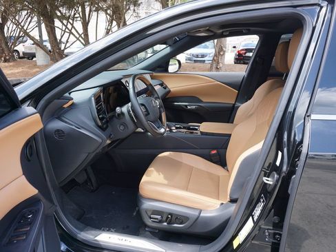 Used 2025 Lexus RX 350 Premium w/ Accessory Package (K3) FWD image 2