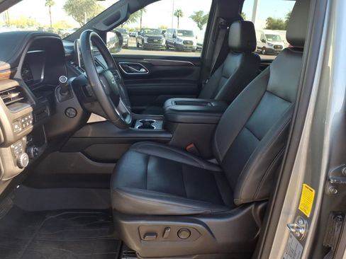 Used 2023 Chevrolet Tahoe Z71 w/ Luxury Package AWD/4WD image 12