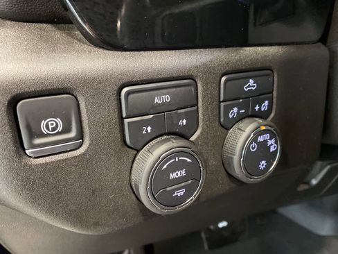 Used 2025 Chevrolet Silverado 1500 LT image 18