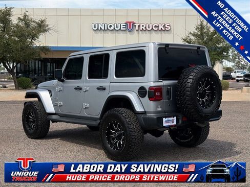 Used 2020 Jeep Wrangler Unlimited Sahara w/ LED Lighting Group AWD/4WD image 9