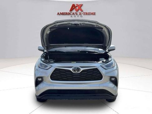 Used 2021 Toyota Highlander XLE AWD/4WD image 76