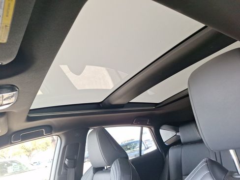 Used 2021 Toyota Venza Limited w/ Advanced Technology Package image 29