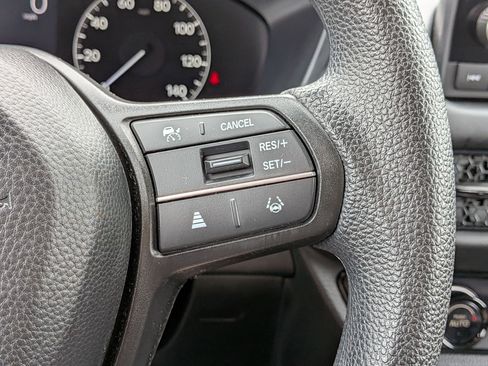 Used 2023 Honda HR-V LX image 15