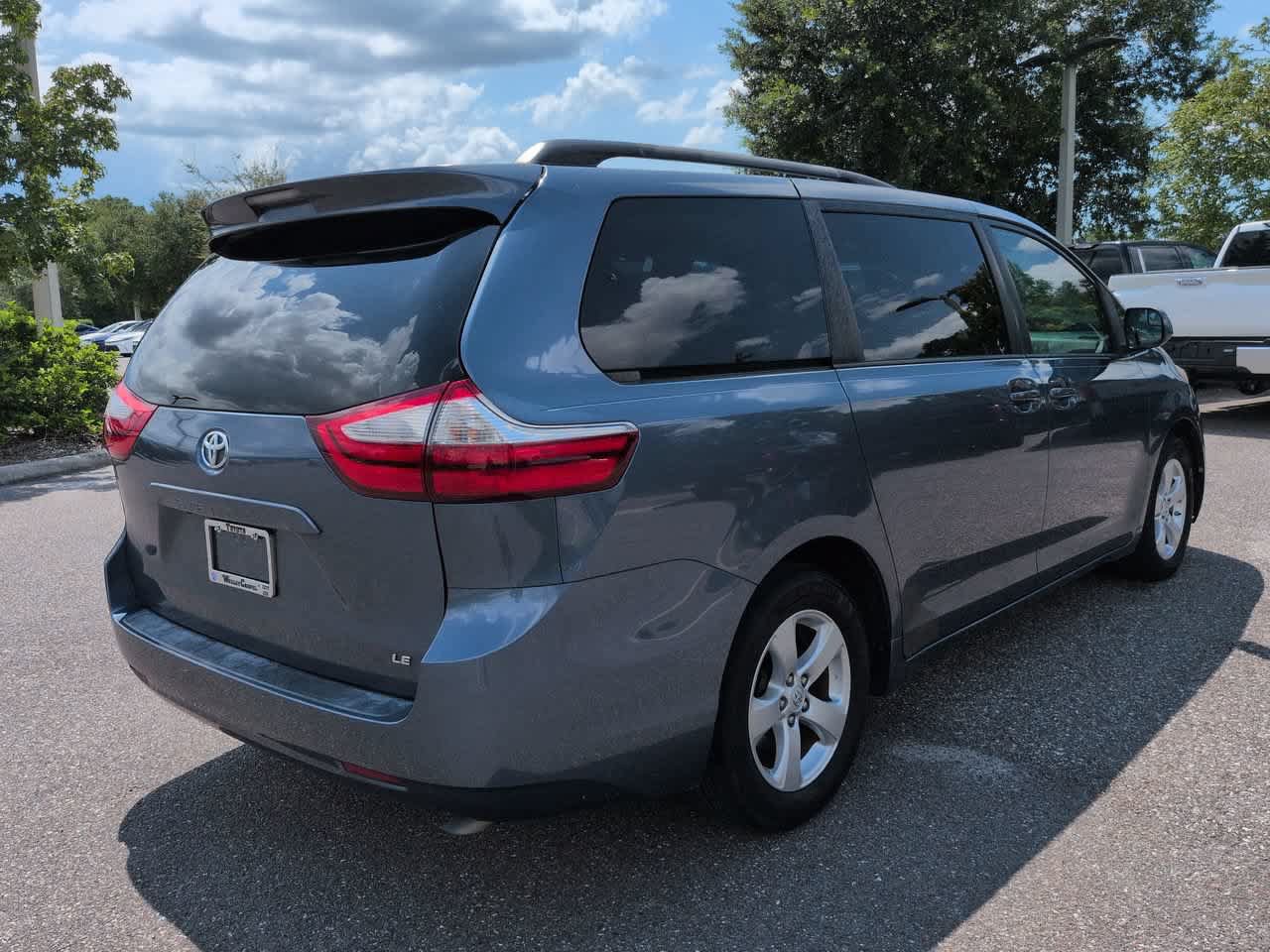 Used 2016 Toyota Sienna LE FWD image 6