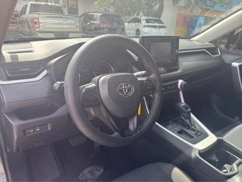 Used 2020 Toyota RAV4 LE FWD image 19