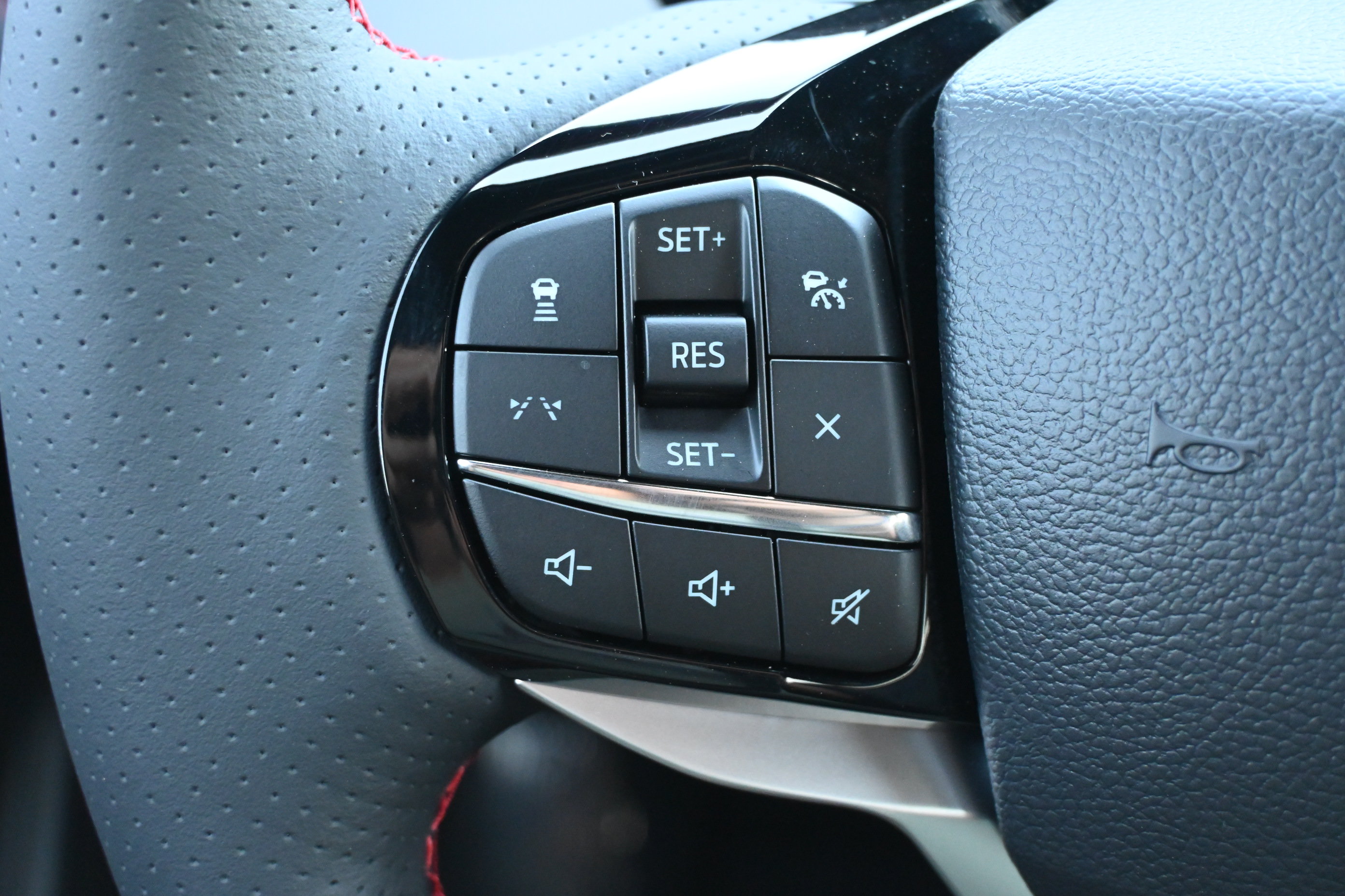 New 2027 Ford Explorer ST-Line RWD image 15