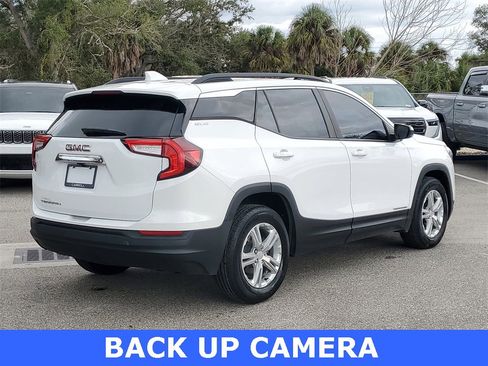 Certified 2022 GMC Terrain SLE w/ Driver Convenience Package image 4