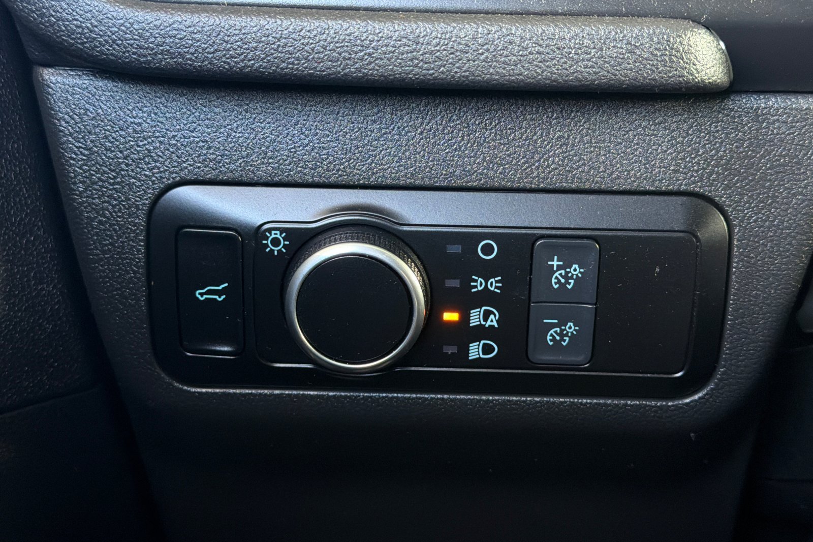 Used 2022 Ford Escape SE FWD image 32
