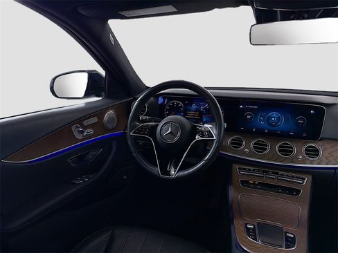 Used 2021 Mercedes-Benz E 350 4MATIC Sedan image 26
