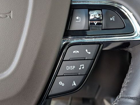 Certified 2022 Lincoln Nautilus Reserve image 25