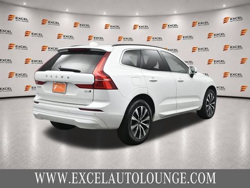 Used 2023 Volvo XC60 B5 Core AWD/4WD image 5