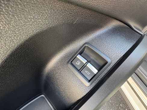 Used 2021 Audi Q5 e Premium Plus w/ Premium Plus Package image 18