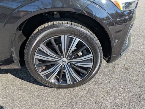 Used 2023 Volvo XC60 B5 Plus AWD/4WD image 14