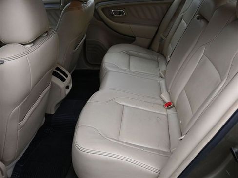 Used 2013 Ford Taurus SEL image 28