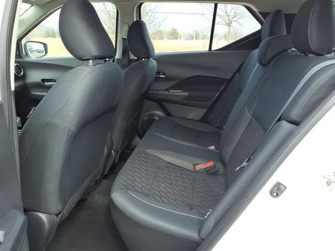 Used 2021 Nissan Kicks SV image 10