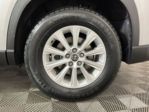 Used 2024 Toyota Grand Highlander XLE image 8