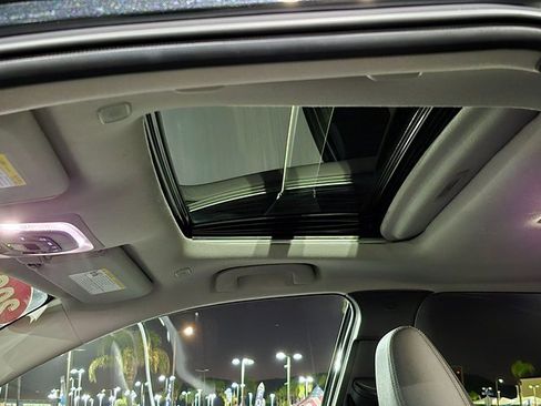 Used 2025 Toyota Corolla Cross XLE image 15