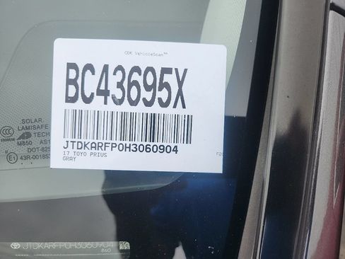 Used 2017 Toyota Prius Prime Advanced FWD image 4