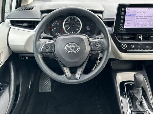Used 2021 Toyota Corolla LE image 11