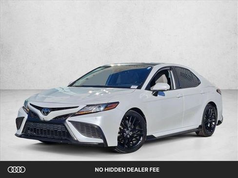 Used 2021 Toyota Camry XSE w/ Navigation Package FWD image 1