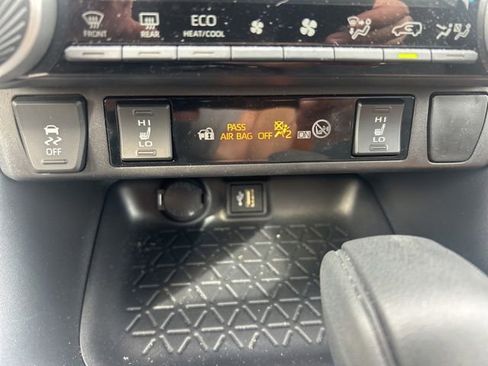 Certified 2025 Toyota RAV4 XLE w/ Convenience Package AWD/4WD image 19