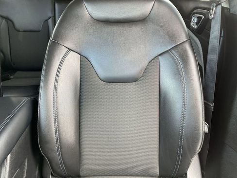 Used 2022 Jeep Compass Latitude AWD/4WD image 23