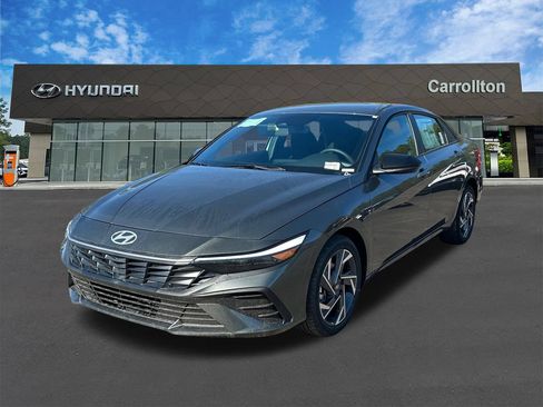 Certified 2025 Hyundai Elantra Sport FWD image 1