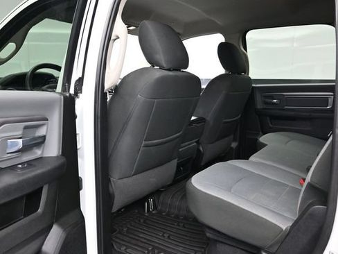 Used 2022 RAM 1500 Classic SLT AWD/4WD image 18