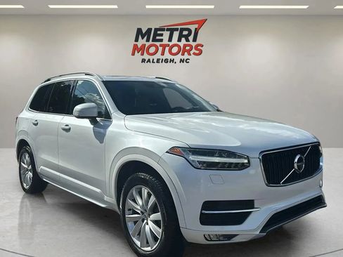 Used 2017 Volvo XC90 T6 Momentum w/ Vision Package image 3