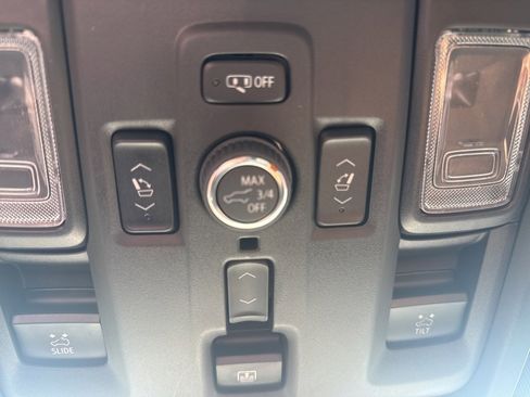 Used 2024 Chevrolet Tahoe High Country image 17