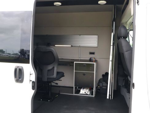 Used 2023 RAM ProMaster 1500 FWD image 9