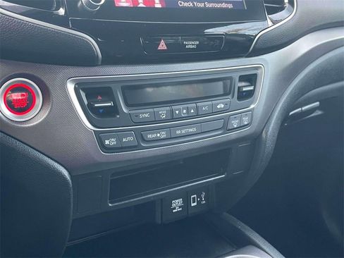 Certified 2023 Honda Ridgeline Sport image 28