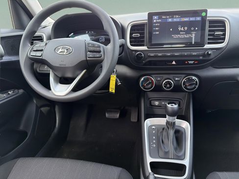 New 2026 Hyundai Venue SE FWD image 11