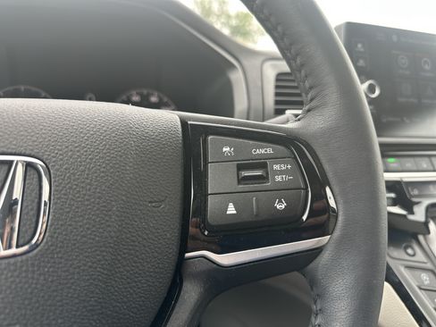 Certified 2026 Honda Odyssey Touring image 24