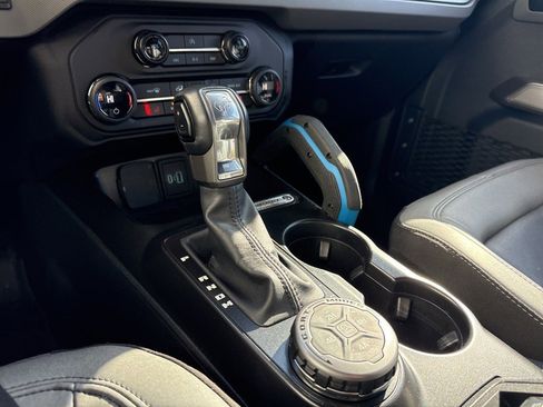 Used 2023 Ford Bronco Black Diamond image 19