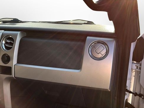 Used 2014 Ford F150 FX4 w/ Equipment Group 402A Luxury image 22