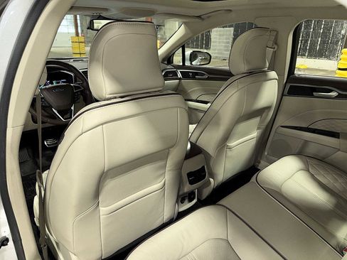 Used 2017 Ford Fusion Platinum image 28