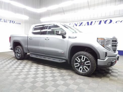 Used 2024 GMC Sierra 1500 AT4 w/ Technology Package AWD/4WD image 3