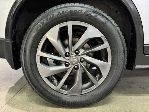 Used 2016 Nissan Rogue SL w/ SL Premium Package FWD image 19
