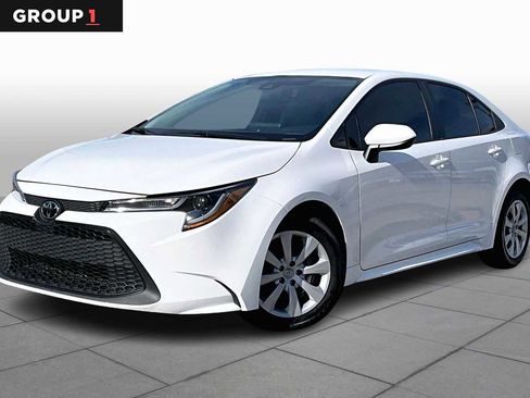 Used 2022 Toyota Corolla LE image 1
