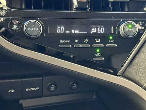 Used 2023 Toyota Camry SE image 21