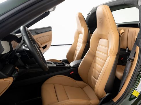 Certified 2026 Porsche 911 Targa 4 GTS AWD/4WD image 17