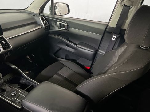 Used 2023 Kia Sorento LX FWD image 21