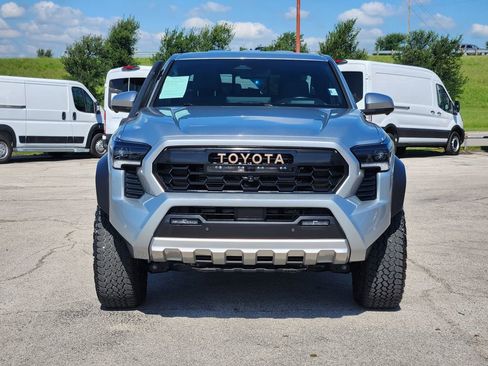 Used 2024 Toyota Tacoma 4x4 Double Cab Hybrid image 2