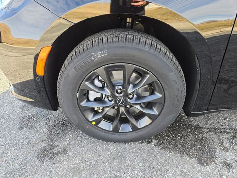 New 2026 Chrysler Pacifica Select AWD/4WD image 26