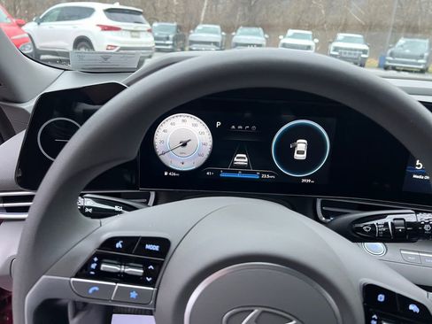 Certified 2024 Hyundai Elantra SEL image 15