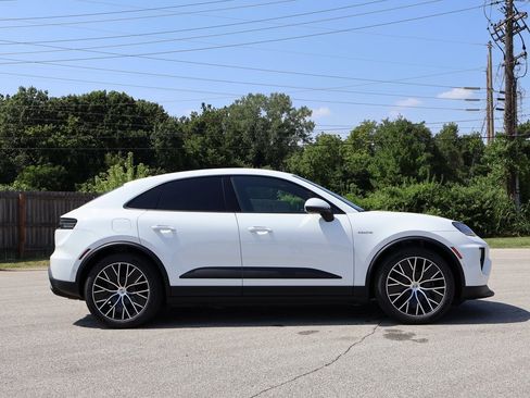 New 2025 Porsche Macan Electric image 10