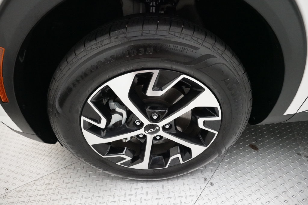 Used 2023 Kia Sportage EX AWD/4WD image 24