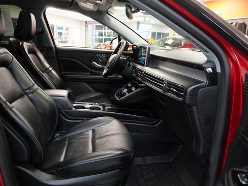 Used 2022 Lincoln Corsair AWD w/ Premium Package image 34