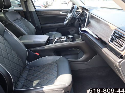 Used 2024 Volkswagen Atlas SEL Premium R-Line AWD/4WD image 28